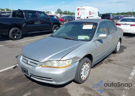 2002 Honda Accord 2.3 Lx из США, поврежденный, VIN 1HGCG66532A170110